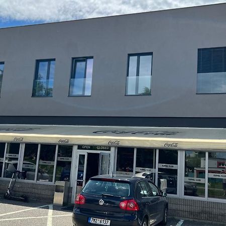Kamel Club Restaurace A Penzion Olomouc Eksteriør billede